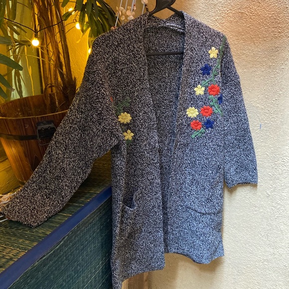 Size - M-L.Colour - Dark grey-Black-White - Picture 7 of 9